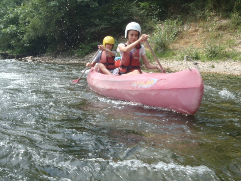 Village Camps International Summer Camp Ard&egrave;che, France 2019-07-26 https://www.villagecamps.com/journals_admin/images/76-35-Leonid and Anya canoe.jpg
